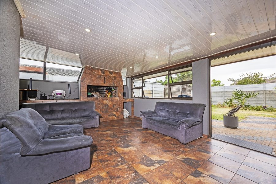 3 Bedroom Property for Sale in Bonnie Brae Western Cape